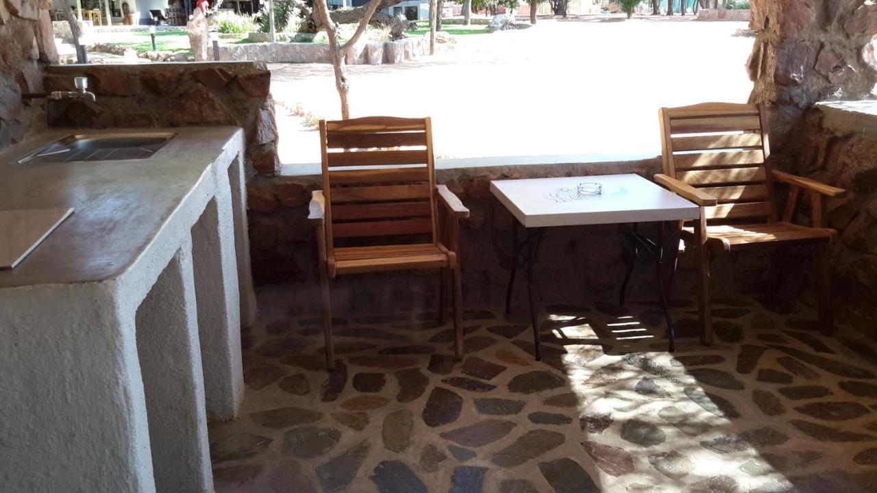 Khan River Lodge Wilhelmstal エクステリア 写真