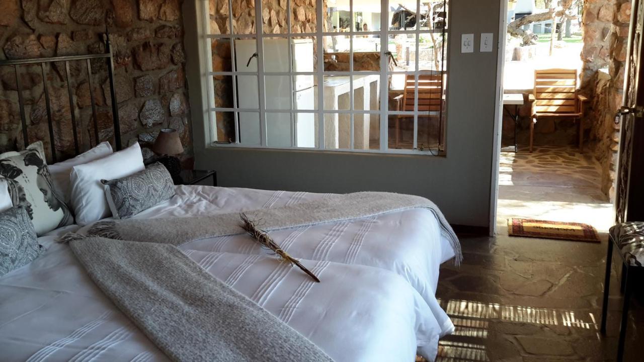 Khan River Lodge Wilhelmstal エクステリア 写真