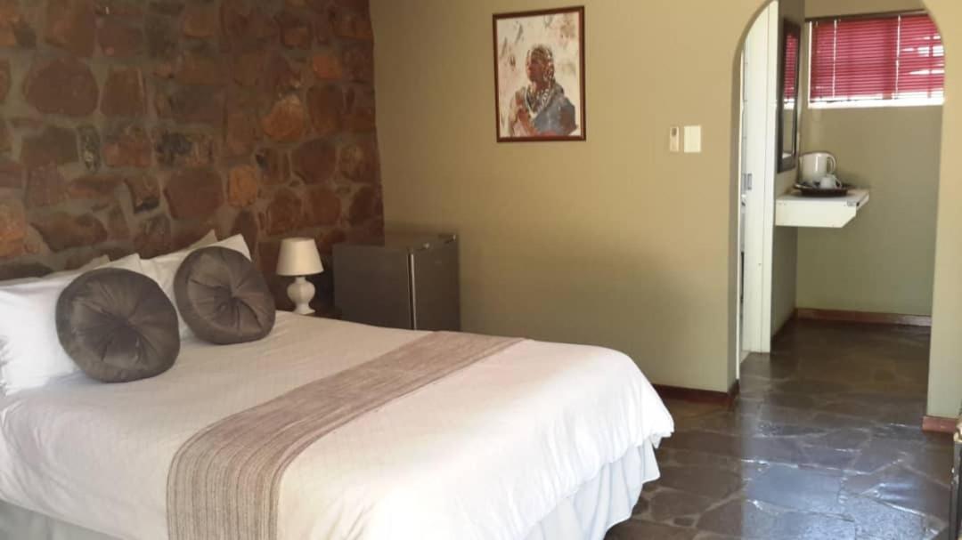 Khan River Lodge Wilhelmstal エクステリア 写真