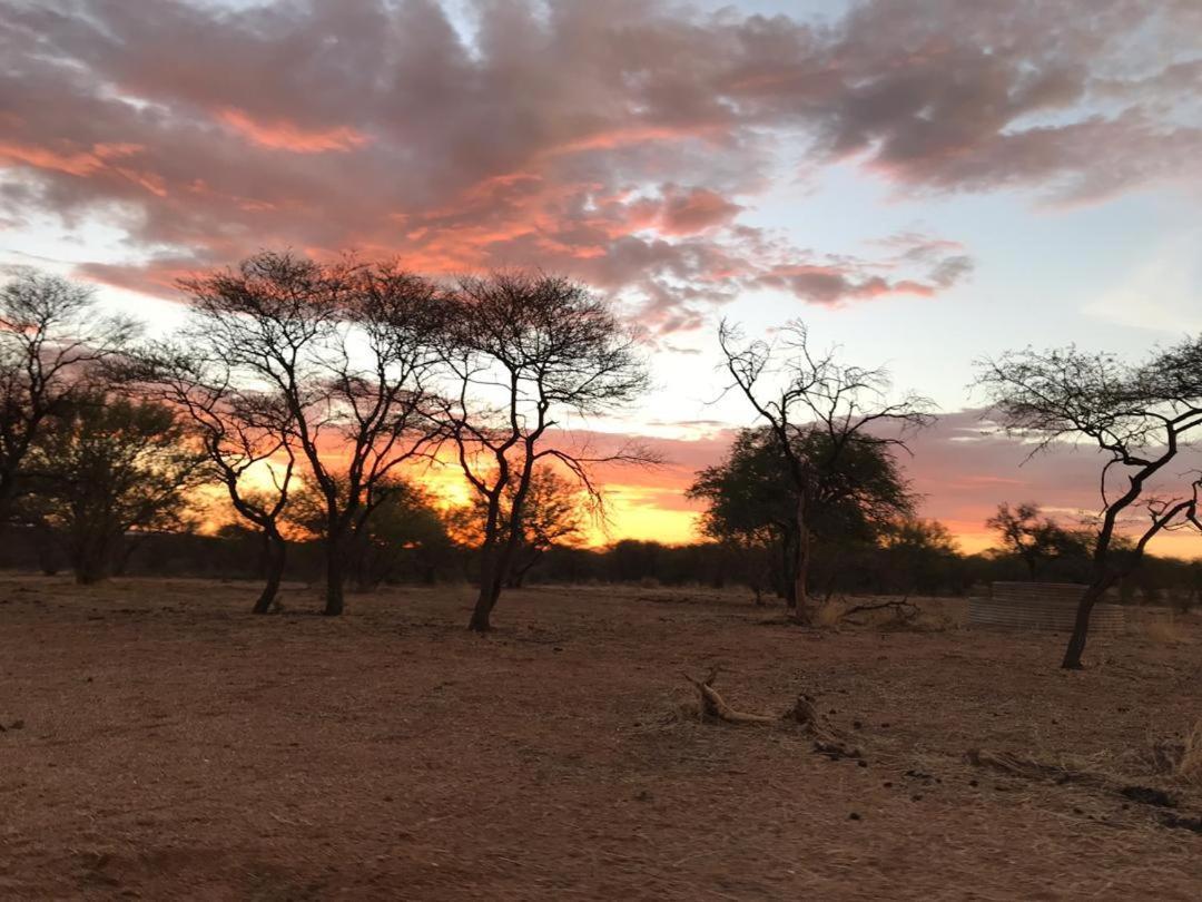 Khan River Lodge Wilhelmstal エクステリア 写真